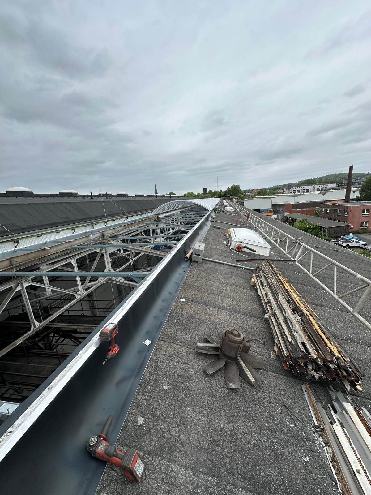 Lichtbandsanierung einer Gewerbehalle in Bochum