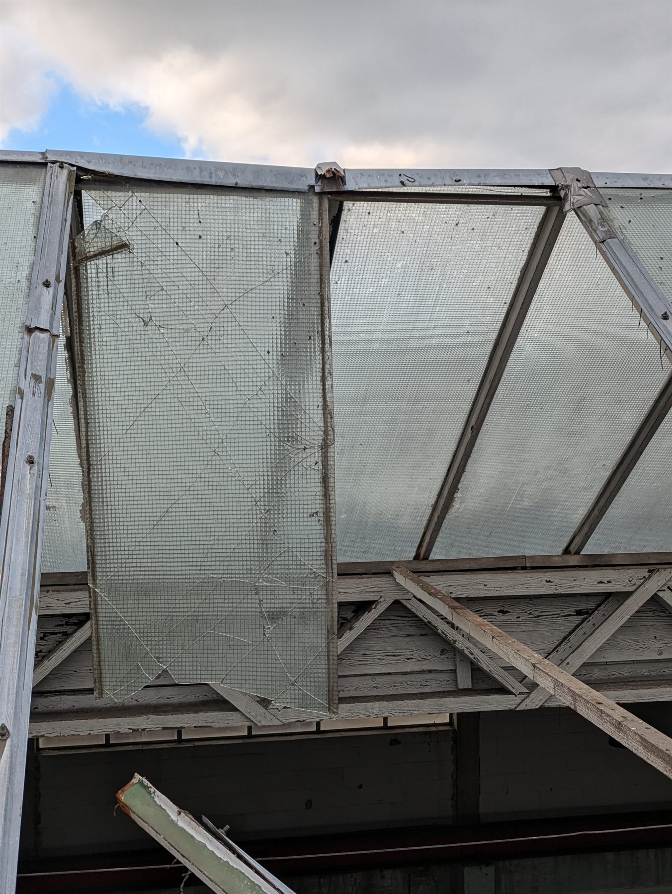 Lichtbandsanierung einer Industriehalle in Düsseldorf